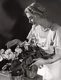 Ladieswear: Portrait of a woman, 1936