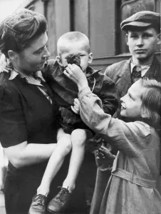 Meagre: Post-war era - refugee children