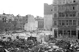 Bookstore: Post-war era - rubble clearance in Berlin, 1948