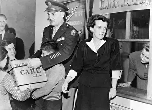 Destitution: Post-war Germany: First care parcel store in Germany
