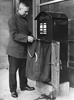 Empties: Postal collection in Berlin, 1936