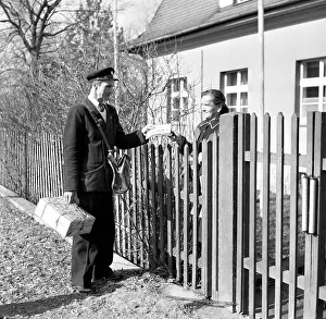 Mailman: Postal delivery
