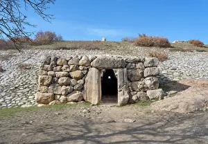 Sphinx: Postern gate, Rampart of Yerkapi, Hattusa, Anatolia, Turkey