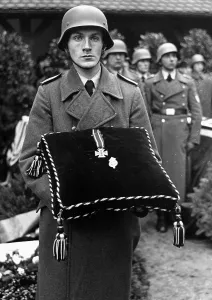 Helpers: Posthumous awarding of the Iron Cross to Luftwaffe auxil