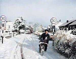 Inclement: POSTMAN IN THE SNOW