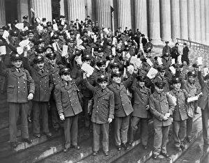 Mailmen: Postmen posed on the steps of the Pennsylvania ?