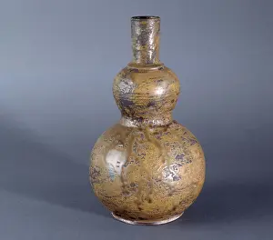 Runoff: Pot with handles and a double tubulure
