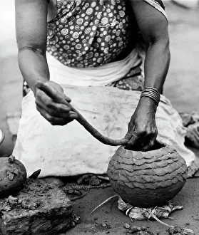 Coiling: Pot making