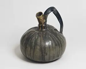 Pumpkin: Pot with a pumpkin-shaped handle