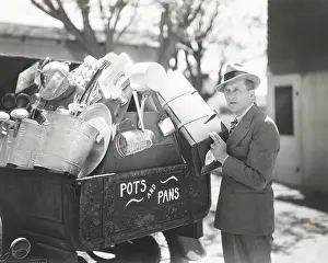 Housewares: Pots and pans salesman