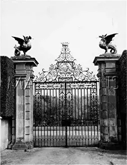 Welshpool: POWIS CASTLE GATES