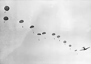 Stendal: Practice jump of German paratroopers in Stendal, 1939