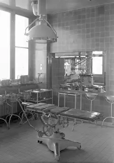 Nemocnice: Prague 1937, operating room, surgery