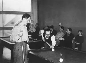 Studentske: Prague 1938, students playing pool