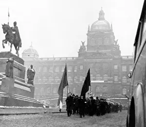 Uncertainity: Prague - February 1948 - crowd - enthusiastic