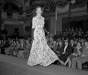 Lucerna: Prague - Lucerna 1948. Fashion mode