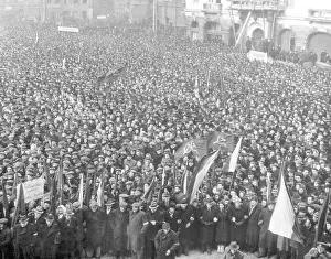 Manifests: Prague - Old Town Square - crowd - manifestation