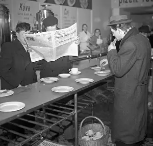 Portray: Prague during turbulent 1948 putsch - buffet