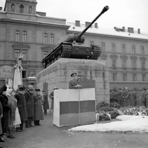 Historians: Praha - Smichov - sovetsky tank