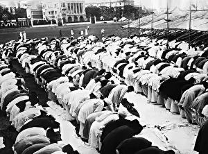 Depends: Praying Muslims