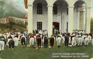 Photochromic: Praying Muslims in front of a mosque