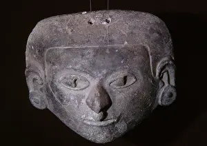 Incas: Pre-Columbian carved stone head