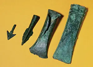 Osona: Prehistory. Metal Age. 1st Iron Age. Bronze axes and bronze