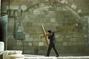 Precession: Preparations for the Easter Precession