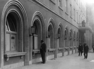 Deutscher: Preparations at the Hotel Deutscher Hof for