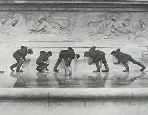 Basins: Preparing for the Unveiling of the Victoria Memorial