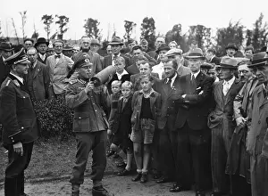 Phosphorus: Presentation of a firebomb, 1943