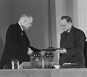 Presenting: Presentation of the International Lenin Prize
