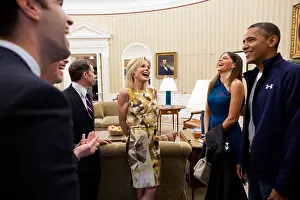 Comediennes: President Barack Obama greets cast members from
