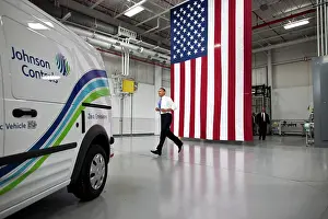 Mich: President Barack Obama jogs from backstage ?