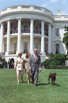 Lcgr1507: President Bill Clinton, Hillary and Chelsea Clinton
