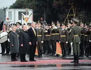 Greets: US President Bill Clinton in Moscow, 1998