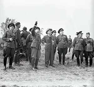 Benes : President Edvard Benes during air raid drill. 1938