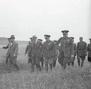 Benes : President Edvard Benes during air raid drill. 1938