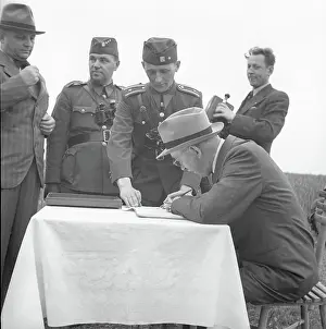 Benes : President Edvard Benes, at table