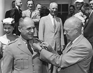 Ridgeway: President Eisenhower presents retiring General