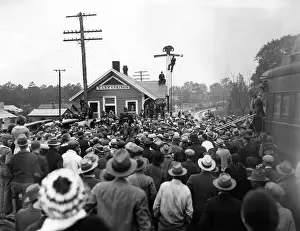 Csualpha: President-elect Franklin Roosevelt was greeted ?