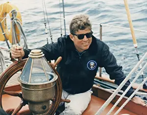 Narragansett: President Kennedy sailing aboard the US ?