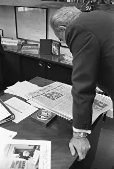 Vietnams: President Lyndon Johnson reading newspaper ?