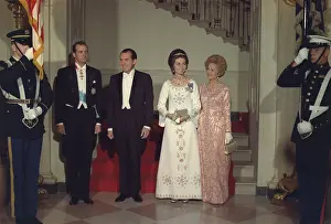 Futur: President and Pat Nixon pose with Prince ?