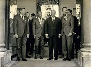Honneur: President Pompidou with three American cosmonauts