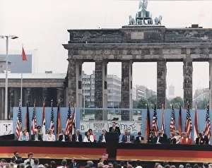 Hcdarna: President Reagan giving his famous Mr. Gorbachev