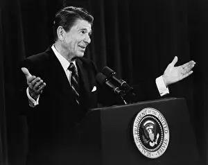 Approve: President Reagan at press conference, Washington
