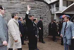 Hcdarna: President Reagan waving to crowds immediately