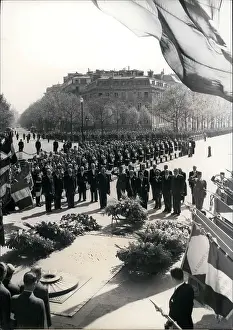 Coty: President Rene Coty at the Tomb of the Unknown Soldier