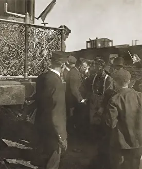 Lcgr1704: President Roosevelt shaking hands with the Mayor